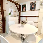 Descartes - Au Pied Basilique Saint Martin Apartman Tours