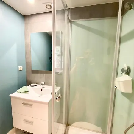 Descartes - Au Pied Basilique Saint Martin Apartman *