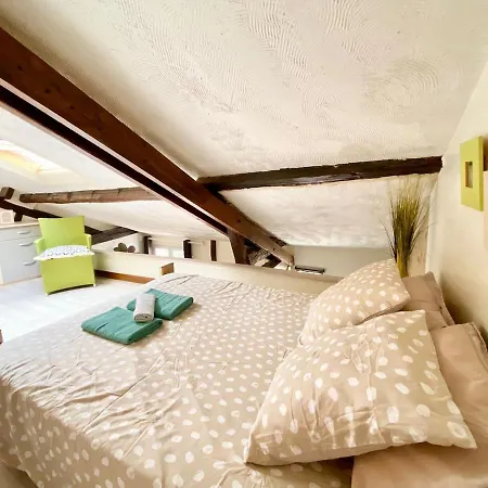 Apartman Descartes - Au Pied Basilique Saint Martin