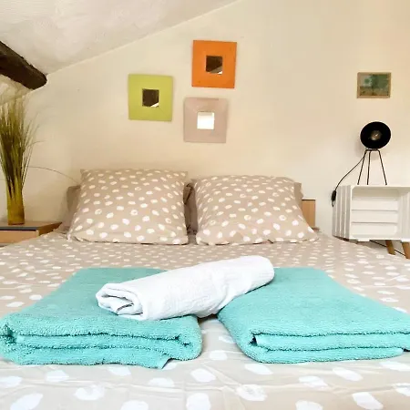 Descartes - Au Pied Basilique Saint Martin * Тур