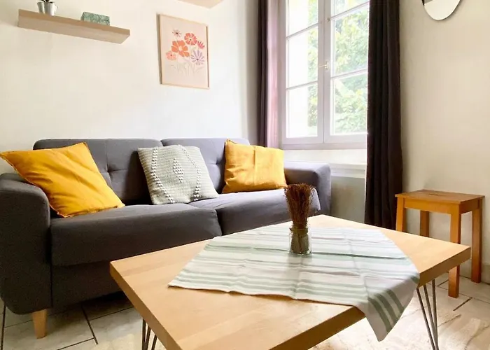 Descartes - Au Pied Basilique Saint Martin Apartman *