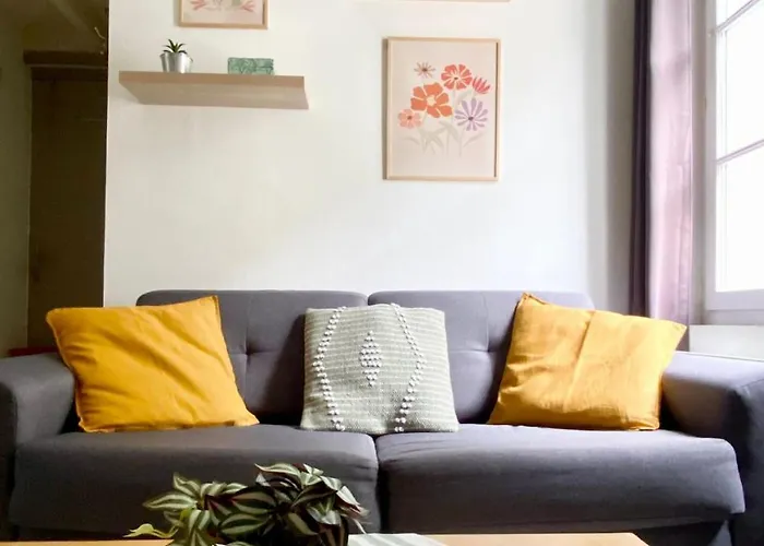 Descartes - Au Pied Basilique Saint Martin Apartman *